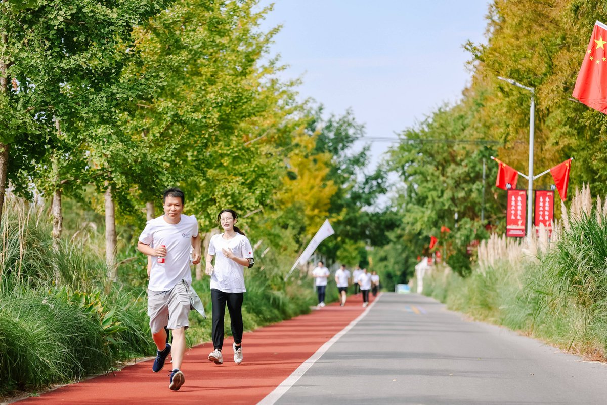 ChuckPoor's tweet photo. Your daily 10-min walk boosts immunity, sharpens focus, and lifts mood—small steps, big wins for long-term health! https://t.co/1w3HW2Zawp