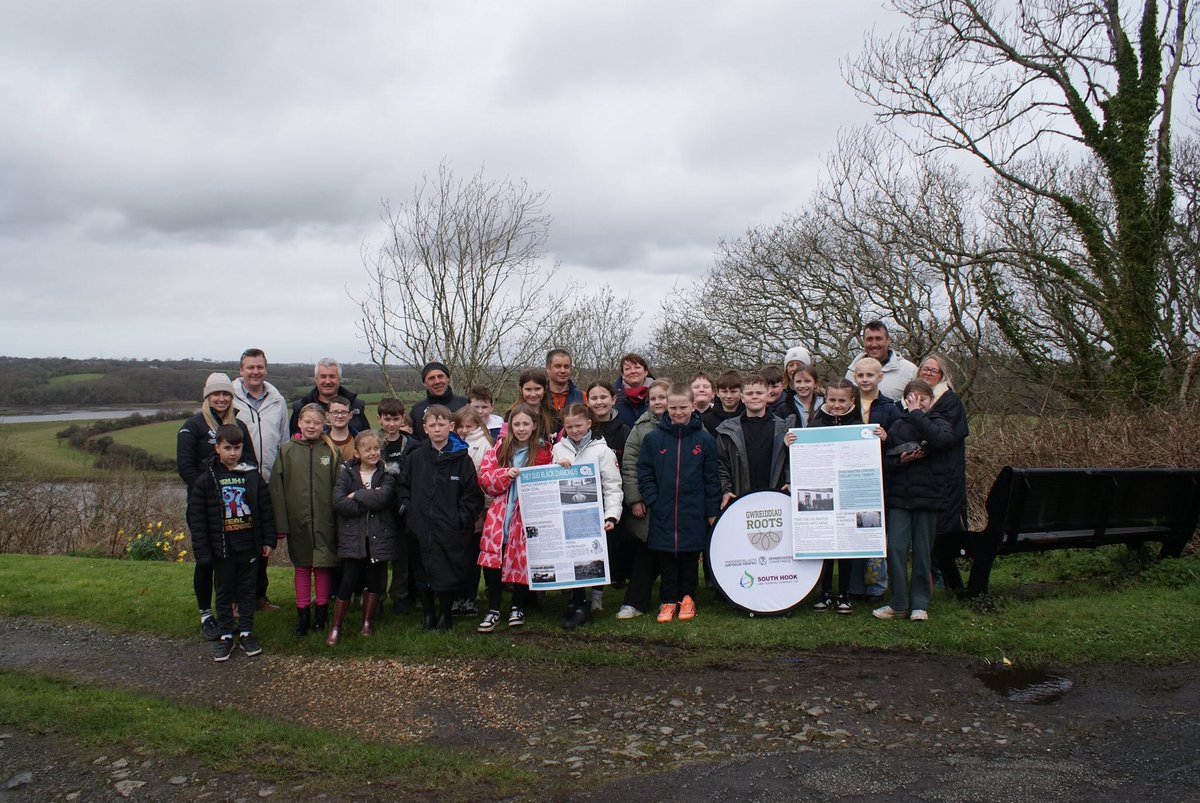 PCFCIC's tweet photo. Seaplanes, coal mining and renewable energy along the Milford Haven Waterway 🌊

Photos from our recent Coastal Challenge Day with Monkton Priory School, exploring local history and energy with National Park staff and Hook Historical Society. https://t.co/zWdVO0wouT