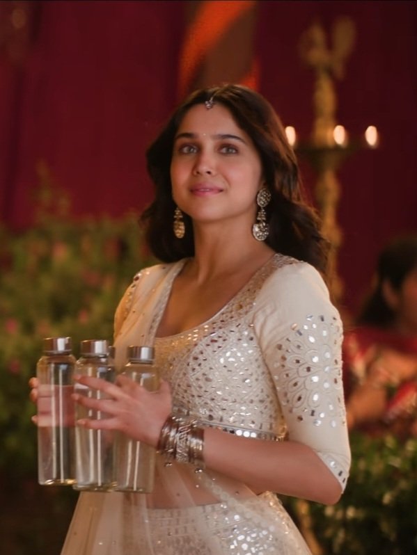 sharvariscinema's tweet photo. apsara 🪻
ー #jaiambebol song out now
https://t.co/xs9uUUzaMZ https://t.co/loNBMc1Fkp