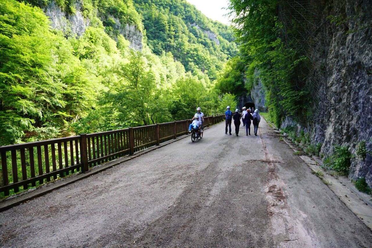 parcoDF's tweet photo. Nuove soluzioni per una montagna inclusiva
Presentati e testati mezzi per l’accessibilità
LEGGI L'ARTICOLO SULLA NOSTRA PAGINA https://t.co/oq2KNaqGvP
Ph. Archivio Parco Dolomiti Friulane
#idee #accessibilità #naturasenzabarriere https://t.co/3rkCM7A6I8