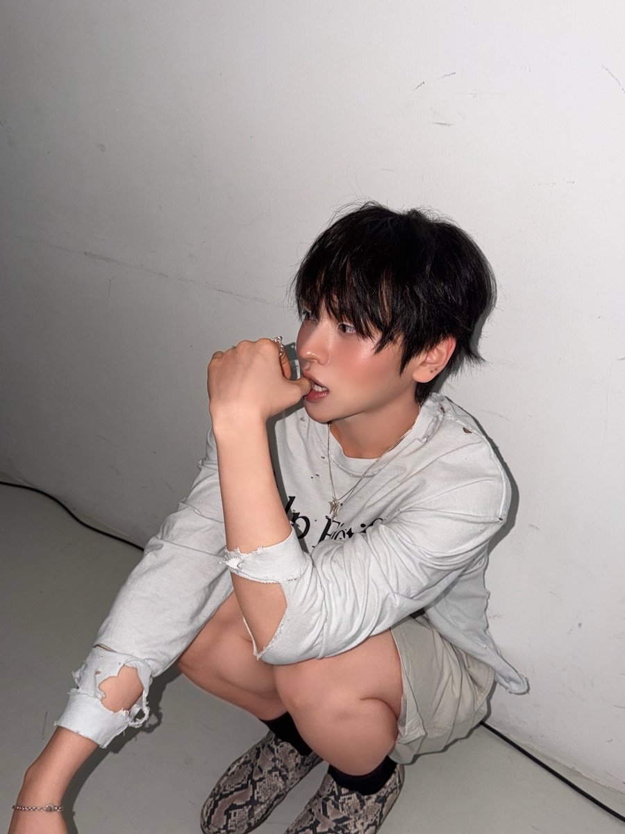 IDID_starship's tweet photo. [🌠] #추유찬_DID
우리 모두 작은 순간들에도 미소 지으며 살아가봐요 :)

#IDID #아이딧 
#CHUYOOCHAN #추유찬 https://t.co/dZDHGJ7tcx