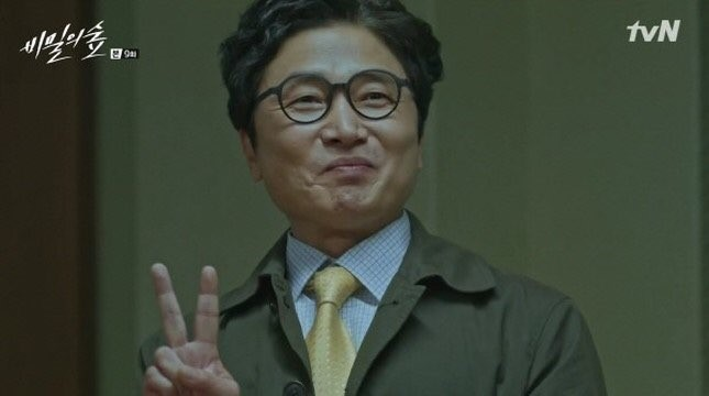 Dino__825's tweet photo. 내가 아는 계장님 이 분 밖에 없어서 오계장(사무장)님을 치환해서 생각하고 있었는데
이번 특전 뜬 거 보니까 쌔끈빠끈남이 자리잡고 있어서 개놀랬음 https://t.co/XV6qbbfMNp