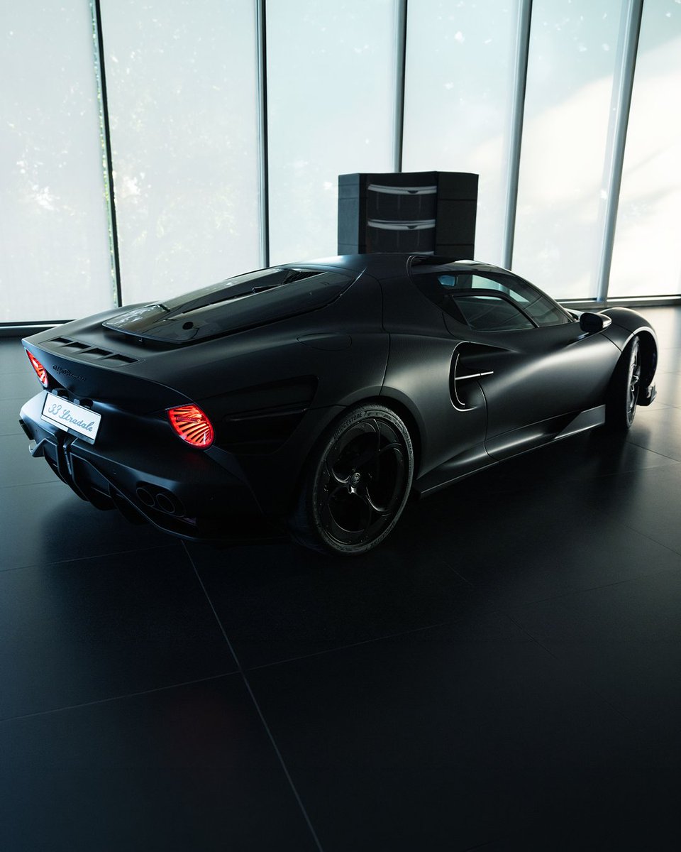 alfa_romeo's tweet photo. A true jewel of artisanal mastery. Unveiled at the Museo Alfa Romeo in Arese, the exclusive all-black, full-carbon #33Stradale “Perla Nera®”. Conceived and crafted around the vision of its owner, it will be on display at the museum until 18 October. https://t.co/fzJmY35ec9