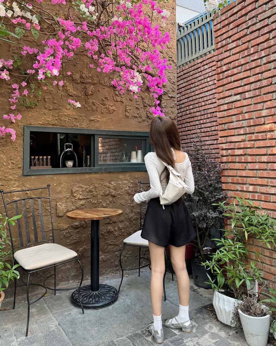 Giuliafreitas_B's tweet photo. ねえ、ずっと私のそばにいてくれない？ ✌️
eyfgi https://t.co/ymLIHZCuT0
