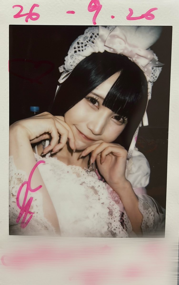 noe59112's tweet photo. この日のチェキ全部写り良すぎて神
これ無加工ね。かわいすぎる https://t.co/3qUrHvfgk7