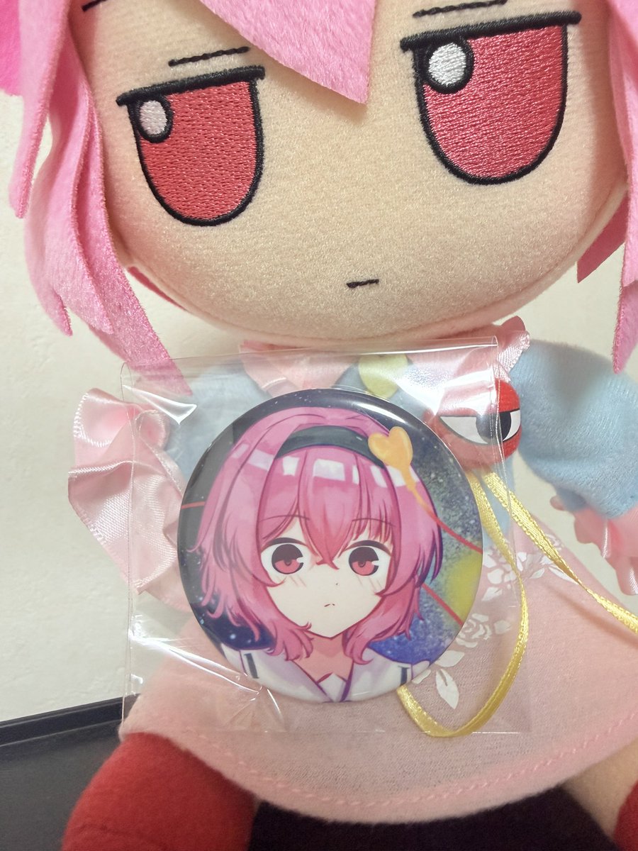 Pico_kimuchi's tweet photo. こちらは頒布予定の宇宙さとりさま缶バッジです(  ˙-˙  ) https://t.co/s8bD1lLB4B