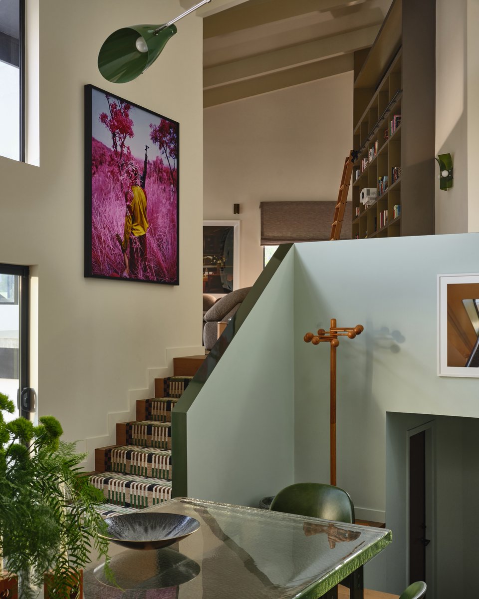 interiorsuckerr's tweet photo. A Comedian Anthony Jeselnik's modernist Hollywood Hills home designed by Riccio Vidaurre Design https://t.co/TZgWFT45IK
