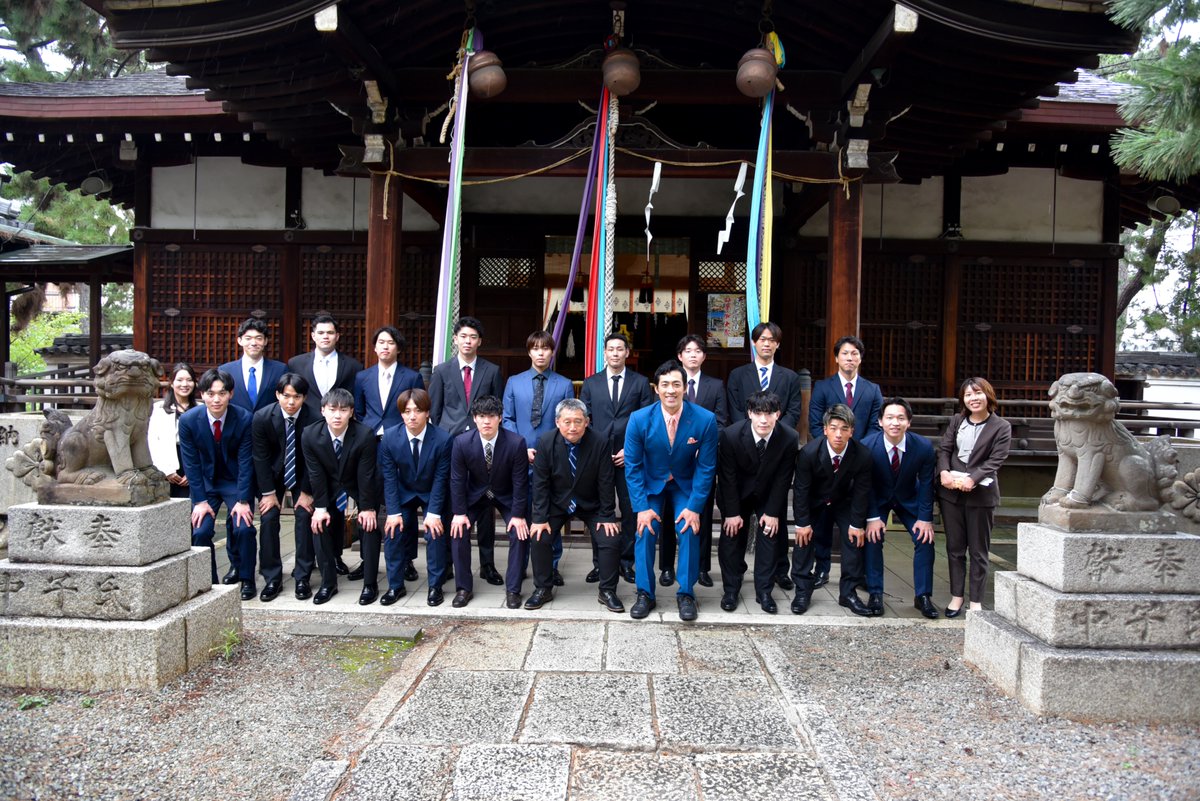 alvamososaka's tweet photo. 【必勝祈願⛩️】

9/26(土)、高石神社にて2026-27シーズンの必勝祈願を実施しました。

監督・選手・クラブスタッフが参列し、
2026-27シーズンの必勝とクラブの発展を祈願しました。

今シーズンも熱い応援をよろしくお願いします！

#アルバモス大阪高石
#リーグH #handball https://t.co/SZBaMb5tdE