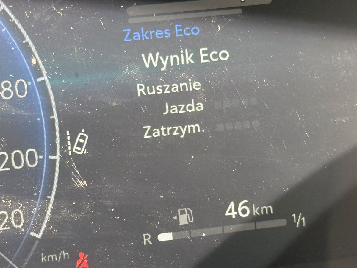rafalhubert's tweet photo. Kończy mi się bak i dumam, czy nie wziąć kredytu na tankowanie paliwa, na kupno którego pan @donaldtusk bierze kredyty, które spłacają kredyty wzięte pod kredyty i zastanawiam się czemu płac��c odsetki od całej tej piramidy finansowej samego paliwa nie mam paliwa za darmo. https://t.co/81LNAUU5RX