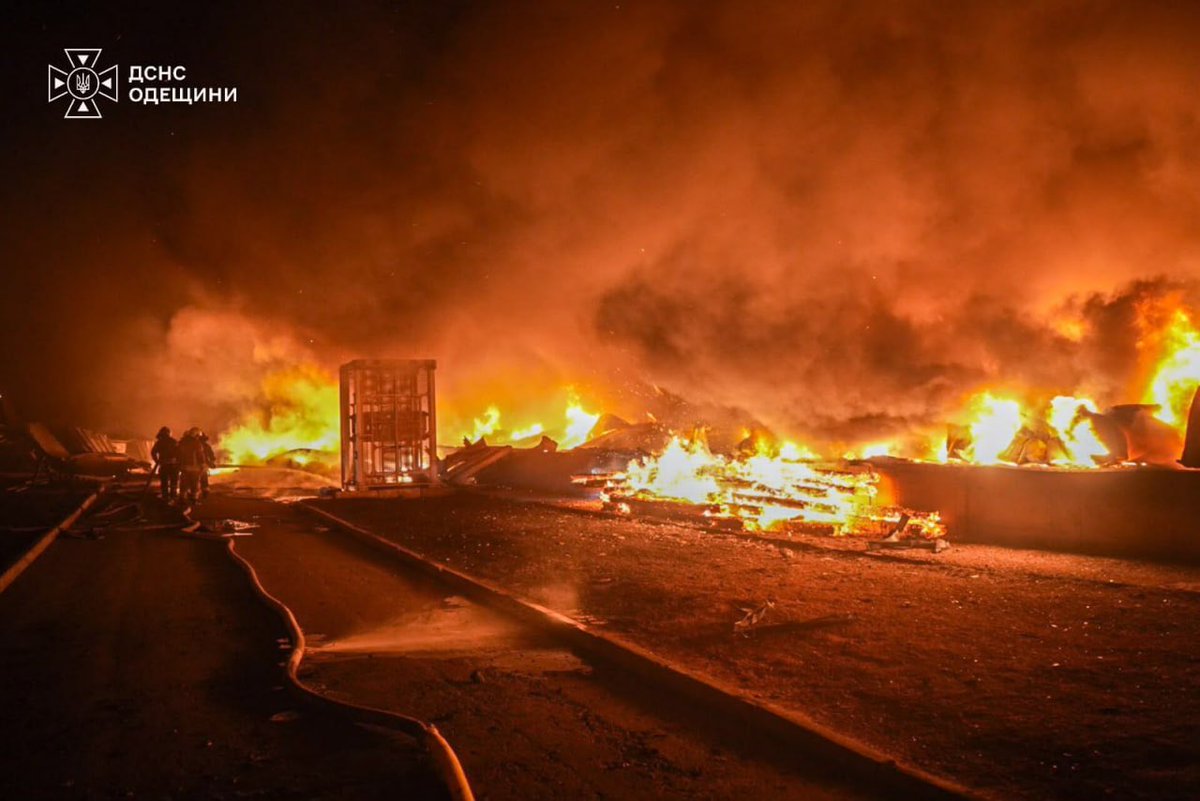 Maks_NAFO_FELLA's tweet photo. 🇺🇦 Zelensky: In Kyiv, the depot of Kyiv-Passenger station, data and business centers, and residential buildings were damaged. 

In the Odesa region, an educational institution, a dormitory, and two foreign ships were damaged. 

The Kyiv, Dnipropetrovsk, Kharkiv, Sumy, Donetsk, Zaporizhzhia, Zhytomyr, Volyn, and Rivne regions were also hit by Russian strikes that night. 

Energy facilities, substations, civilian enterprises, and residential buildings were damaged.

There were downings that night, including ballistic missiles. Thank you to everyone involved in defense and everyone who adheres to our agreements. I am grateful to our American and Norwegian partners for NASAMS complex and the missile package for it. 

I am grateful to France and Germany for the support package for our air defense these days, namely with missiles.