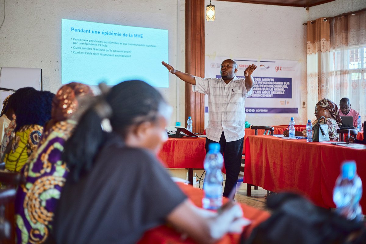 sofepadi's tweet photo. À #Beni, @sofepadi a renforcé les capacités de 18 assistants psychosociaux et d’un psychologue sur les premiers secours psychologiques et la prise en charge psychosociale.
Objectif : mieux écouter, identifier les besoins urgents, apporter un premier soutien et orienter les personnes vers les services adaptés, dans le respect du consentement et de la confidentialité.
Une réponse mise en œuvre dans le cadre du projet RECIP-BENI, avec l’appui de #GIZ à travers #ProPaix III, financé par le @BMZ_Bund 
#Ebola #SoutienPsychosocial #SOFEPADI