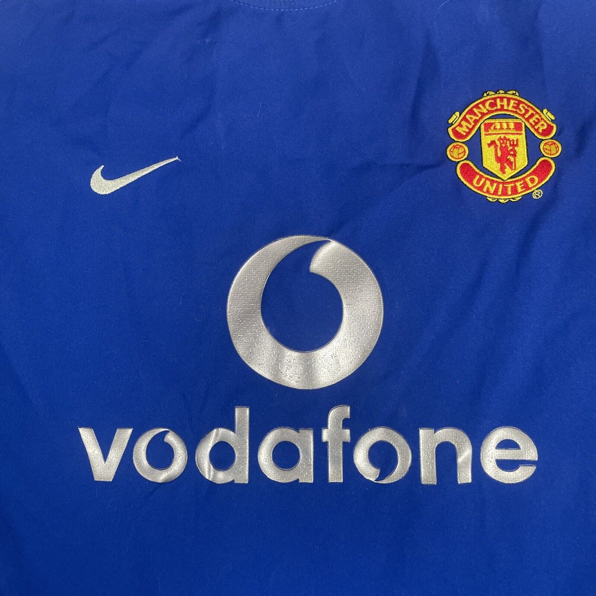 CasualFootShirt's tweet photo. Are there any sponsors worse than these 2 for falling apart? 

Impossible to wear and wash them without damaging them https://t.co/n3KpxqE63O