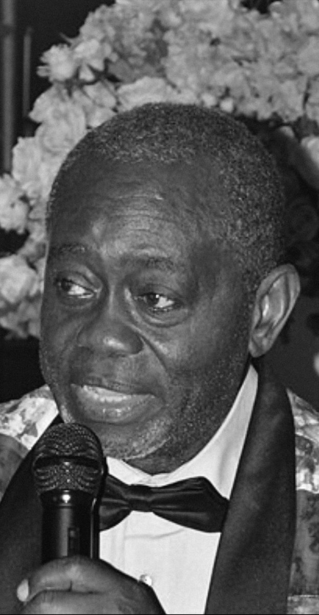 M_Koulibaly's tweet photo. " Repose en paix, mon éternel ami, magnifique Artiste."
Sidiki BAKABA :
Hommage témoignage à son compère Georges Taï BENSON.
Je cite:

《 A toi, cher Georges T.BENSON, toi que j’appelais « ÈÊFOU » 

Souviens toi, mon frère, c’est en 1963 que l’on s’est rencontrés à Abidjan pour la 1ère fois. Nous faisons nos premiers pas dans cette école Nationale d'Art Dramatique, face à l'actuel Institut Français. Ecole 
initiée en 1958 par Jacqueline JaguRoche, épouse du gouverneur français de l’époque, une passionnée de Théâtre. Souviens toi Georges, nous prenions ensemble des cours du soir,  mis en place non seulement pour les futurs acteurs professionnels que nous deviendrions un jour, mais également pour les professionnels de l'oralité  (gens de radio, avocats, etc) Nous avions, toi et moi, des origines différentes : alors que tu étais citadin, un natif d’Abidjan, moi j’arrivais de mon Indenie natal. Ce qui nous rapprochait c’était la passion théâtrale. Ta mémoire légendaire n’a jamais oublié, j’en suis sûr, nos exigeants cours de diction, synonyme de courtoisie de l’acteur. C’était l’un des préceptes de l’Ecole: on nous faisait la voix de grands acteurs de la Comédie Française sur disques Vinyls (Gérard  Philippe, Jean Vilar, Maria Casares, Robert Hirsh) Tu me disais toujours : on peut faire autant qu'eux et même mieux ! Sacré farceur va !
Toujours soucieux de mettre en pratique notre art, nous proposions de nombreux extraits de pièces du théatre classique Français à la Télévision Nationale, chaîne unique en noir et blanc à l’époque,  qui  émettait de 19h à 22h. En bénévoles passionnés, nous jouions pour la beauté du geste. Je me souviens encore de notre première grande représentation de la pièce  UN NOMMÉ JUDAS de Pierre Bost à l'Hôtel de Ville du Plateau. Tu y incarnais le rôle de Judas avec à tes côtés la splendide  Danielle Boni dans le rôle de  LÉA. Tu n'avais pas encore 20 ans, et tu assurais de façon magistrale ce personnage mythique.  Et puis un jour, le Destin t’a choisi: un instructeur français, qui formait les jeunes cadres à la Radio, a remarqué ton talent. Peu temps après, tu as été arraché à notre École nationale d’Art dramatique pour aller en formation  à OCORA Radio France. Deux ans plus tard, tu revenais transformé en homme de télévision exceptionnel. Entre temps, Bienvenu Néba, Atawa (qui vient de nous quitter récemment), tant d’autres acteurs et moi-même avons assisté à la naissance de la nouvelle maison de la RTI, à Cocody. Maison que nous avons inaugurée avec la pièce
"La Création du Monde " de Bohumil Holas. C’est alors que tu es devenu l’incontourable 
vedette de cette prestigieuse maison, faisant preuve d’une polyvalence prodigieuse: animateur de divertissements, journaliste sportif, présentateur de journal. Dans notre lien spécifique, cher Georges, arrive 1987 : date du tournage de mon premier film LES GUÉRISSEURS. Le budget étant conséquent, cela nécessitait une tête d'affiche  dans la distribution. J’ai immédiatement pensé à toi. Les producteurs Alain Deupardieu et Ayala Bakaba ont tout de suite approuvé ; une distribution enrichie d’autres noms populaires, tels que Pierre-Lou Rajo, Nayanka Bell , Alpha Blondy, Salif keïta, Mori Traoré... Sélectionné au Hollywood Film Festival le film a été accueilli avec enthousiasme par le journal VARIETY et  la grande Critique Deborah Young qui a salué ton interprétation. Il y a peu, nous échangions encore toi et moi, tu étais heureux d’apprendre que j’étais en discussion avec le ministère de la culture de CI qui disait son attachement à la restauration de ce film patrimoine. Ensemble, nous rêvions de nous retrouver autour d’une projection officielle … nous nous étions laisses aller à rêver  de remonter en scène en duo, tu m'avais promis de relever ce défi...  Mais "ÉÉFOU" c'est au Paradis, très sûrement, que tu joues ton nouveau rôle.
Repose en paix, mon éternel ami, magnifique Artiste. 
Toutes mes sincères Condoléances à ta famille éplorée.》