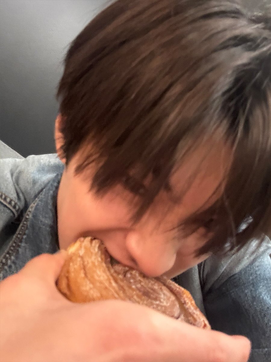 AnKono214's tweet photo. 먹는 것만 봐도 배불러 https://t.co/Oj9pTPgRml