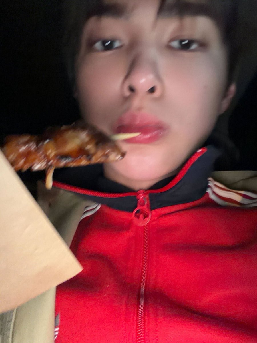 AnKono214's tweet photo. 먹는 것만 봐도 배불러 https://t.co/Oj9pTPgRml