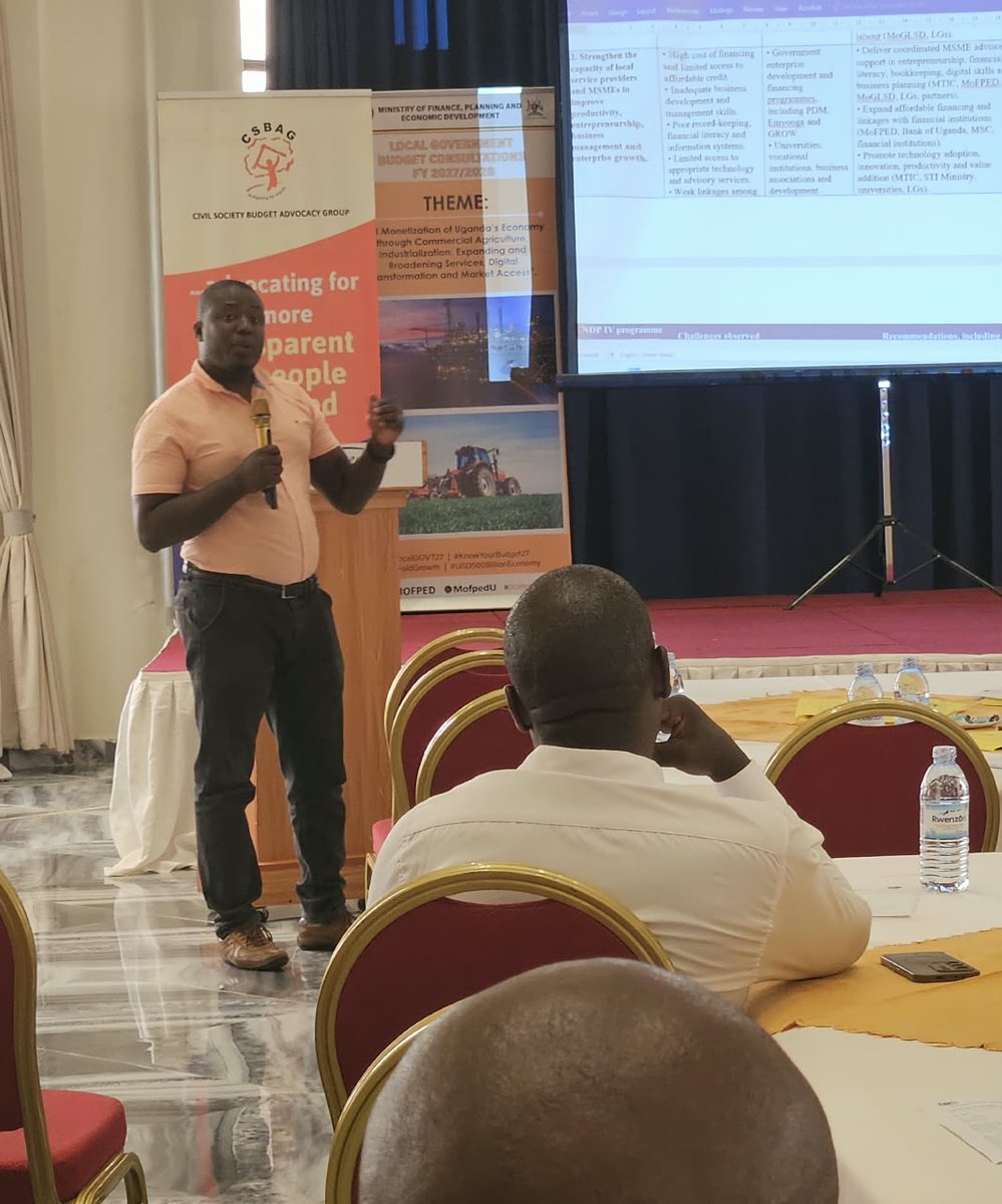 CSBAGUGANDA's tweet photo. 📍MBARARA FY2027/28 LOCAL GOVERNMENT BUDGET CONSULTATIONS
Day 2 is underway, beginning with a presentation by William, General Manager for the Rwenzori and Ankole regions at the Microfinance Support Centre.

Ategyeka Aggrey, Municipal Commercial Officer for Bushenyi Municipal Council, has delivered the group presentation on private sector development.
#KnowYourBudget27 @ACODE_Uganda @SensitiseUg  @SEATINIUGANDA @FRAUGANDA @RAC_Uganda @WDFUganda