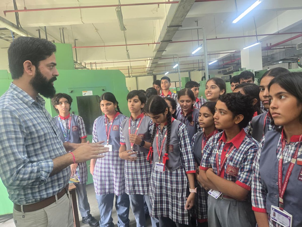 msmetcrohtak's tweet photo. Activity–2 | School Innovation Council (SIC) under DICE Initiative
🏫Kandriye Vidhyalya Rohtak
🔍Field Visit &amp; Idea Creation 💡
As part of the DICE Initiative, students participated in Field Visit and Idea Creation, providing them an opportunity to observe real-world challenges https://t.co/YHId3fK9mY