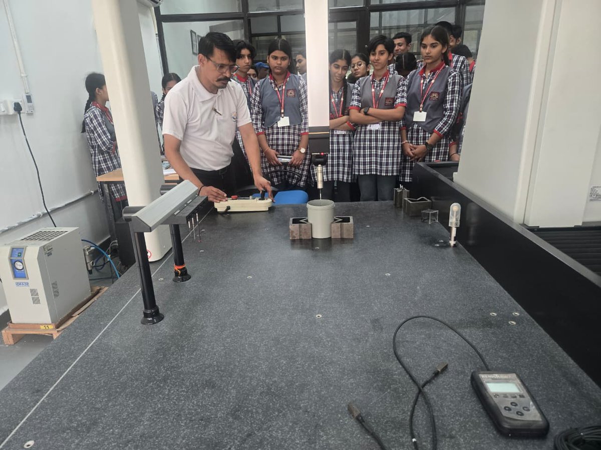 msmetcrohtak's tweet photo. Activity–2 | School Innovation Council (SIC) under DICE Initiative
🏫Kandriye Vidhyalya Rohtak
🔍Field Visit &amp; Idea Creation 💡
As part of the DICE Initiative, students participated in Field Visit and Idea Creation, providing them an opportunity to observe real-world challenges https://t.co/YHId3fK9mY