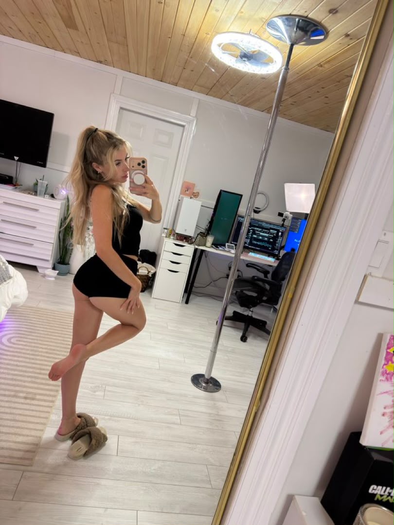 Godnovaaaa's tweet photo. The more posts you like
The more posts you share
The more posts you comment on

The higher chance I'll notice you, hunt you down, and make you mine

So the question is, are you brave enough?💋

#brutalblackmail https://t.co/TaRDprEcAj
