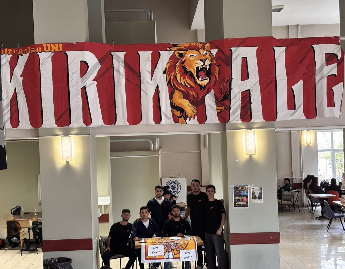 kirikkaleGsk71's tweet photo. BU BÜYÜK AİLENİN BİR PARÇASI OL!

Stand günlüklerimizin ikinci haftasında İnsan ve Toplum Bilimleri Fakültesi kantininde stantımızı açtık. Tüm Galatasaraylı kardeşlerimizi bekliyoruz. https://t.co/67pk7nOBdj