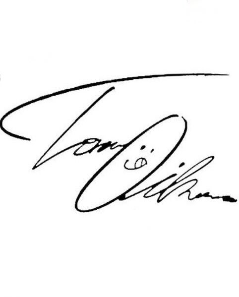 Emziykgu's tweet photo. HEAR ME OUT drunk oikawa signing drunk iwaizumis chest or biceps with a marker during a party in irvine 🤭 https://t.co/L1CtcNxbvx