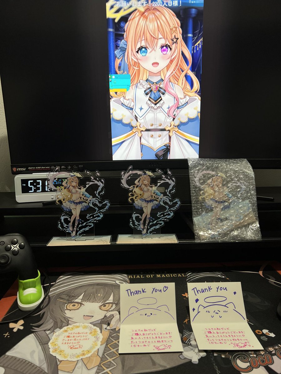 KokuTei1122's tweet photo. 3枚目のアクスタをお迎えしました❗️
左から書斎用、出張用、保存用になります
書斎用はライトアップで
☆꒰ঌ🩵華やかに🩷໒꒱°.*･*¨*･してみた
皆さんはどう飾りますか？
39カード1枚1枚丁寧に書いててシエナの優しさが伝わりますね😊
#シエナ見て https://t.co/LL252Ih7hK