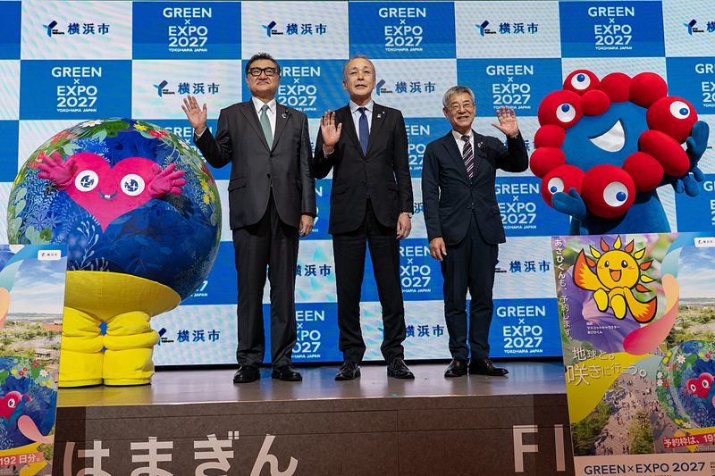 travelwatch_jp's tweet photo. 園芸博開幕まであと半年でミャクミャクとトゥンクトゥンクが共演！　横山大阪市長は関西万博を踏まえて「早めのチケット購入・早期来場」呼びかけ https://t.co/uxnqBHnIlR https://t.co/lJQN8rQBVq