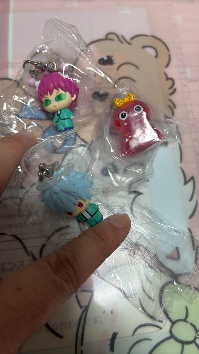 noel_0923's tweet photo. @Nyapoooo_n にゃぽぽ様はじめまして。
検索からのお声がけ失礼致します！
当方ちいかわ&amp;ハチワレ&amp;うさぎの小物のみ求めております😭
こちらの中から２点選んで頂いての郵送にて交換可能でしたら是非お願い致します🙇‍♀️ https://t.co/SLm9ERdeyU