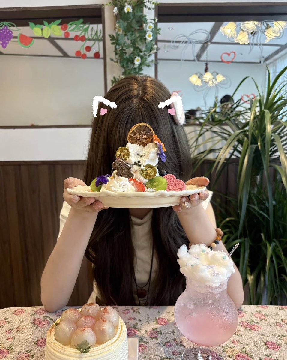 davenplk1's tweet photo. 为什么一吃到甜品就快乐🥰 https://t.co/kiXaAjUvwH