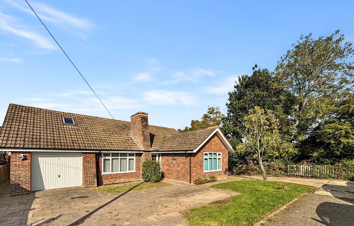 WarnerGrayKent's tweet photo. Tucked away at the end of a private cul-de-sac, this deceptively spacious three bedroom bungalow enjoys a  peaceful setting in Lower Road, Woodchurch, Kent. Talk to WarnerGray estate agents for more. https://t.co/jOlqxGT9c0 #warnergray #woodchurch https://t.co/nxeS0RoDza