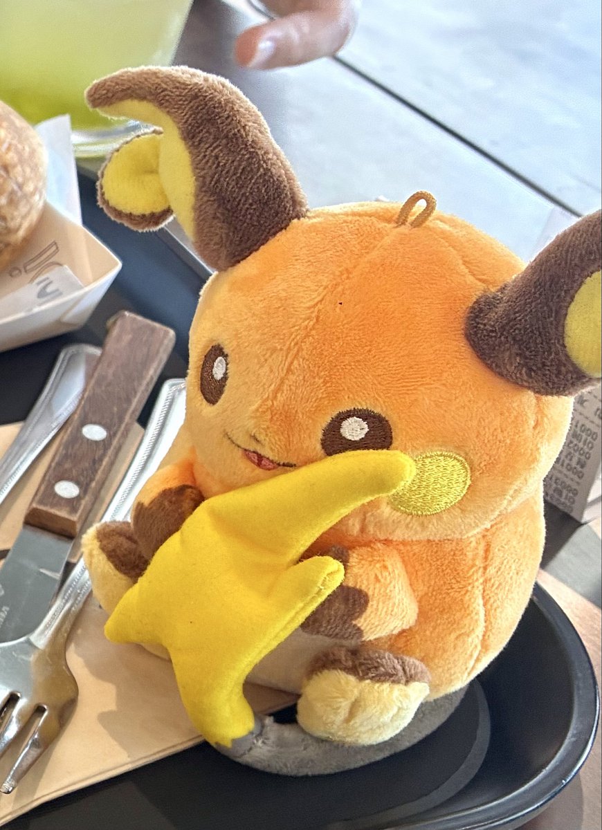 PP_7762's tweet photo. *#포켓몬 인형 찾습니다*
부산 기장 일광 회전교차로 근처 상가 앞 도로에서 잃어버렸어요..🥹
잃어버릴 당시 파란 리본에 흰 고리를 달고 있었습니다. 분실 확인 후 약 40분 경과된 때 찾으러갔지만 누군가 가져가신 거 같아요… 혹시라도 이 글을 보신다면 연락 부탁드립니다😭

#RT #알티 #분실 https://t.co/apKyRgiooS