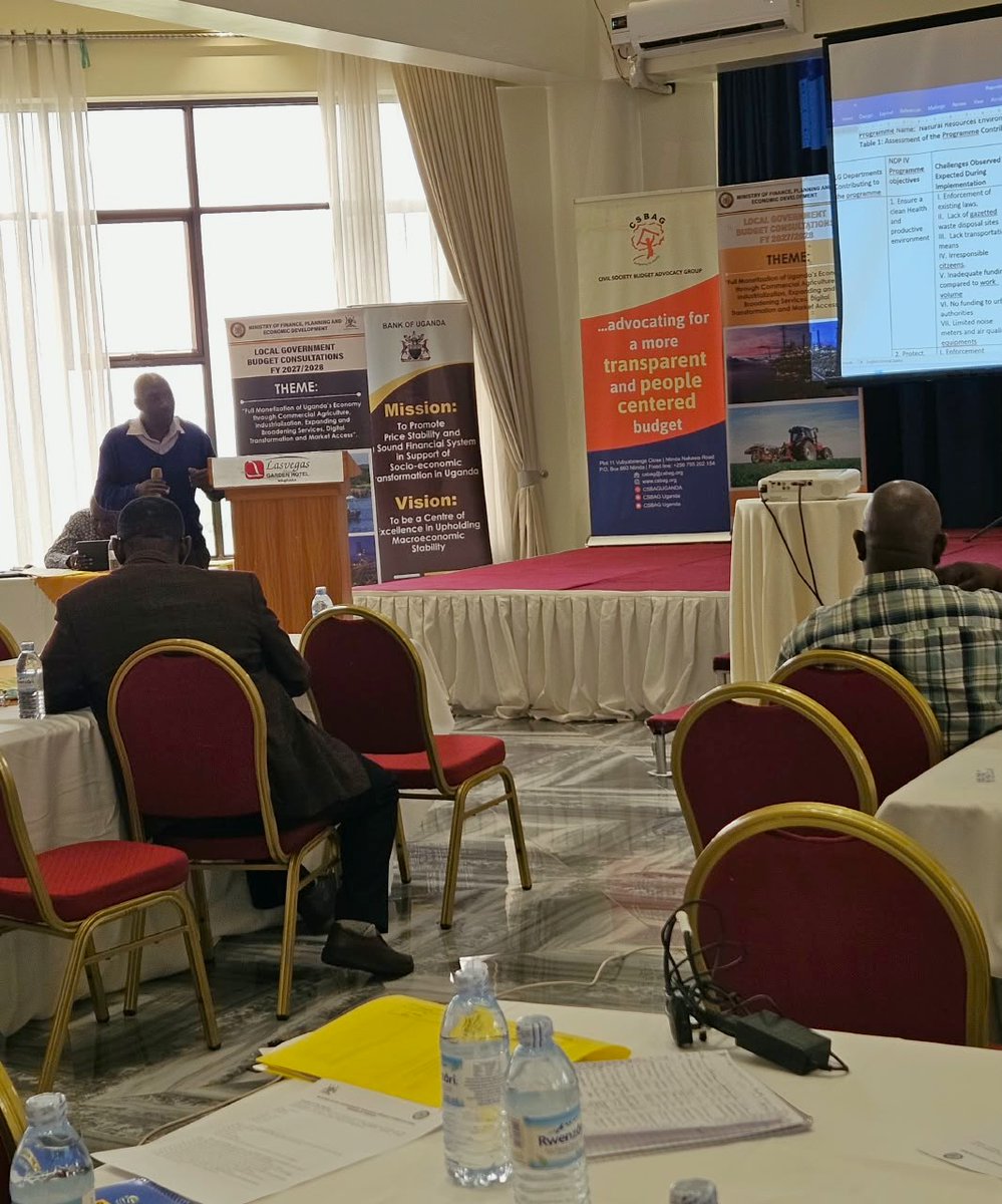 CSBAGUGANDA's tweet photo. 📍MBARARA FY2027/28 LOCAL GOVERNMENT BUDGET CONSULTATIONS
Day 2 is underway, beginning with a presentation by William, General Manager for the Rwenzori and Ankole regions at the Microfinance Support Centre.

Ategyeka Aggrey, Municipal Commercial Officer for Bushenyi Municipal Council, has delivered the group presentation on private sector development.
#KnowYourBudget27 @ACODE_Uganda @SensitiseUg  @SEATINIUGANDA @FRAUGANDA @RAC_Uganda @WDFUganda