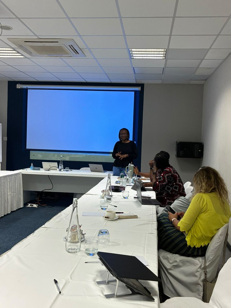 AIRAfrica's tweet photo. @PollicyOrg represented by Brenda Namata, now leads members in a Research Clinic on “Exclusion by Design: DPI and Women Political Participation in Africa”

#FIFAfrica #AIRA https://t.co/XhTD5B3Iij