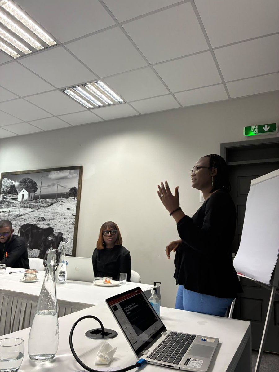 AIRAfrica's tweet photo. @PollicyOrg represented by Brenda Namata, now leads members in a Research Clinic on “Exclusion by Design: DPI and Women Political Participation in Africa”

#FIFAfrica #AIRA https://t.co/XhTD5B3Iij