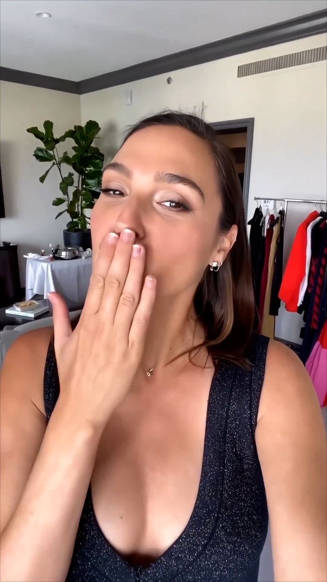 Official223Gal4's tweet photo. Hope you all have a wonderful day❤️❤️🥰🥰🥀 https://t.co/c3HAlhuWYO