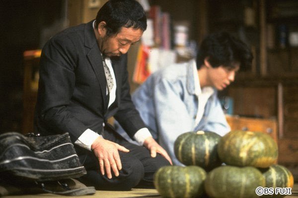 Mototsugooday's tweet photo. 子供心に、ずっと辛気臭い展開に、何でこんなのがウケるのか理解出来なかった？後、この脚本家を崇め祭る？はっきり言ってこのドラマは嫌いだし、見たくもない
ただ、菅原文太がダメ親子の謝罪を拒否し、諭すシーンだけは今でもポストする時に使わせて貰ってるわ
#北の国から https://t.co/Sg45hVTj89