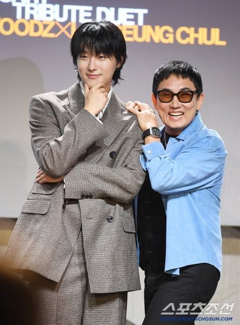 l_moodz's tweet photo. 진짜 웃겨죽겐네 보는 족족 저장 중 https://t.co/jKeo325zFD