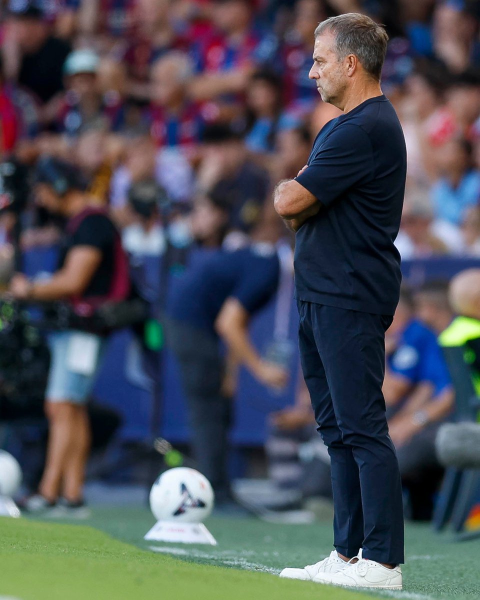 LaLiga's tweet photo. Un mes increíble con el @FCBarcelona_es. 💙❤️

Hansi Flick es el 𝐄𝐍𝐓𝐑𝐄𝐍𝐀𝐃𝐎𝐑 𝐃𝐄𝐋 𝐌𝐄𝐒 de septiembre en #LALIGAEASPORTS.  🏆

https://t.co/QoySWTkcSf 

#PREMIOSLALIGA | #LALIGACOACHOFTHEMONTH https://t.co/ThxgiUHDMg