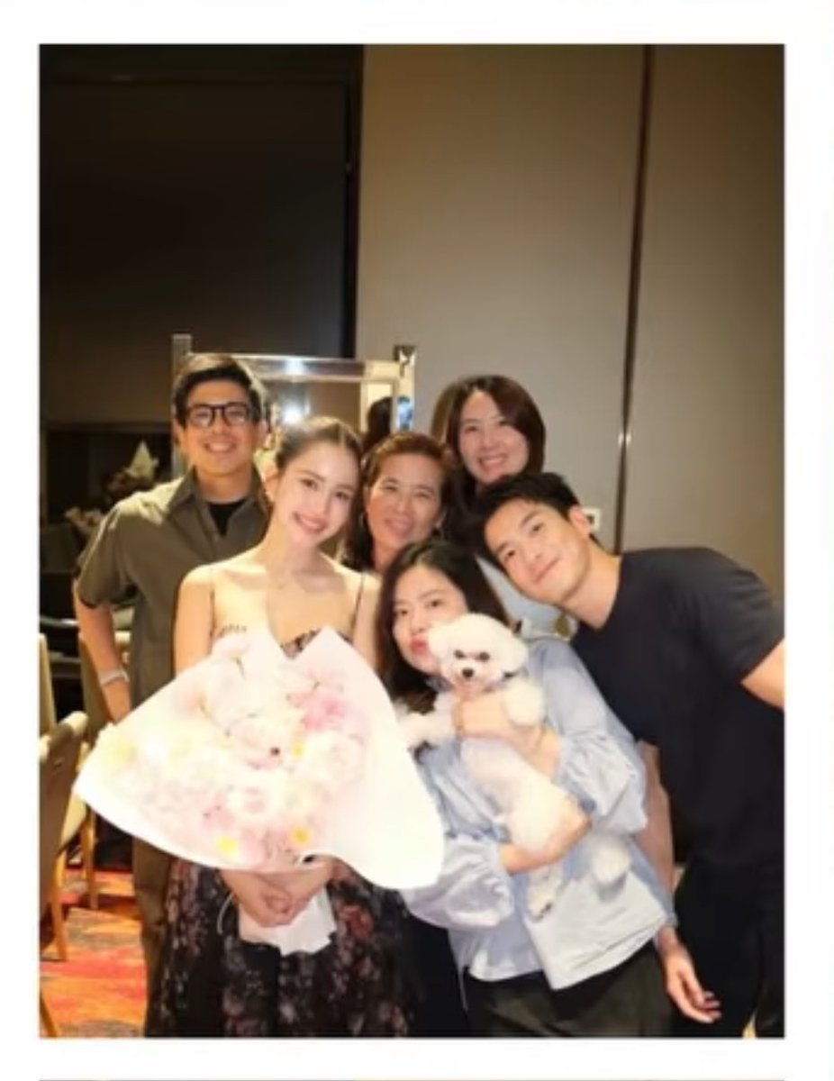 jaononnoi's tweet photo. แล้วบ้าน อล คือไปให้กลจต้าวโบว์ทั้งบ้านอะ น่าร้ากกกก   

#โบว์เมลดา 
#อาเล็กโบว์
#GALAธี่หยดสมิงเขาขวาง https://t.co/IyCmE8Vkpn