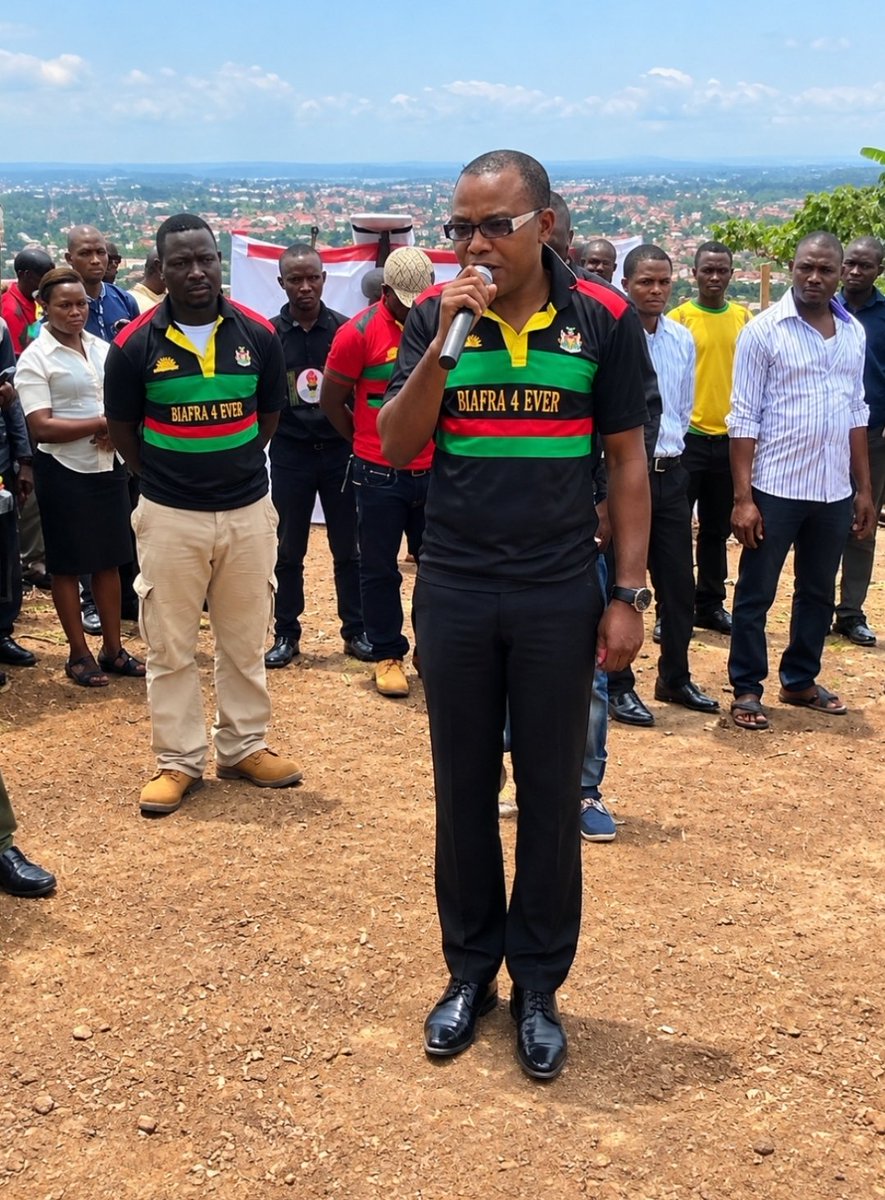 ElochukwuOhagi's tweet photo. Mazi Nnamdi Kanu, in May 2014, built a Cenotaph, a tomb for all the unburied Biafran soldiers and civilians who died during the Biafra War.

This is something no governor or senator did, but he did it. Mazi Nnamdi Kanu understood the spiritual part of the struggle. https://t.co/AJpLb5RxA1