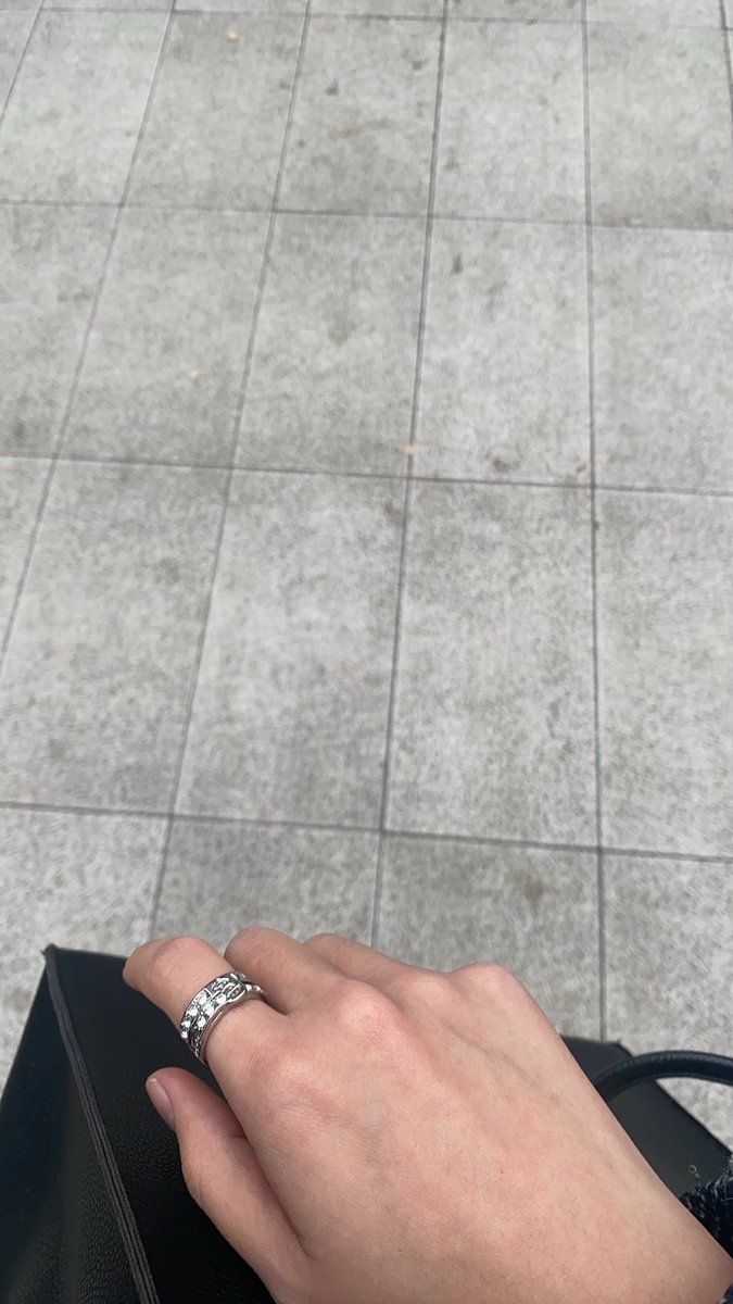 ILoveiiiil's tweet photo. 发个照片证明人还活着 #iiii #女s男m https://t.co/OMad0N2Eoc