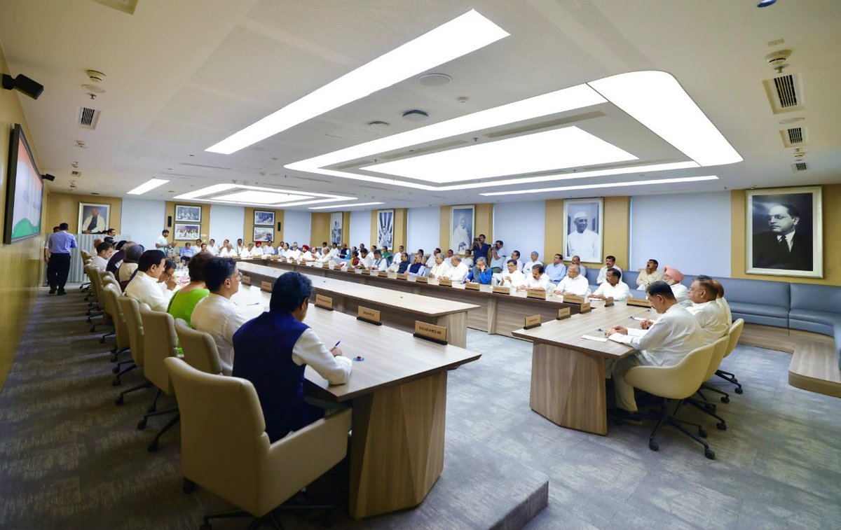 chennithala's tweet photo. Attending the Congress @INCIndia  Working Committee meeting at Indira Bhawan, New Delhi, under the leadership of Congress President Shri Mallikarjun @kharge ji.

The CWC is discussing important issues concerning the country, our democracy and the political situation ahead.

The Congress remains committed to protecting our democratic institutions and the constitutional rights of every citizen.