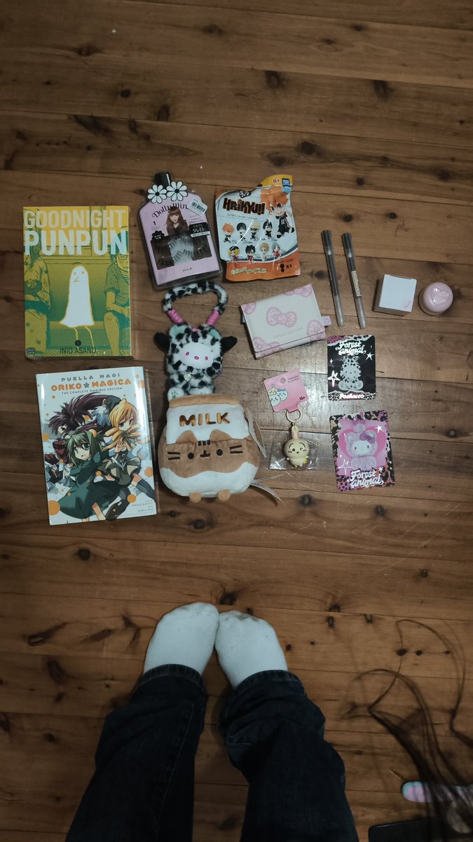 Tazzierexia01's tweet photo. really small haul tdy cus we kept visitng small buisnesses and i cant steal from those UGH #klepto #kleptotwt #theft https://t.co/DReVpCqswf