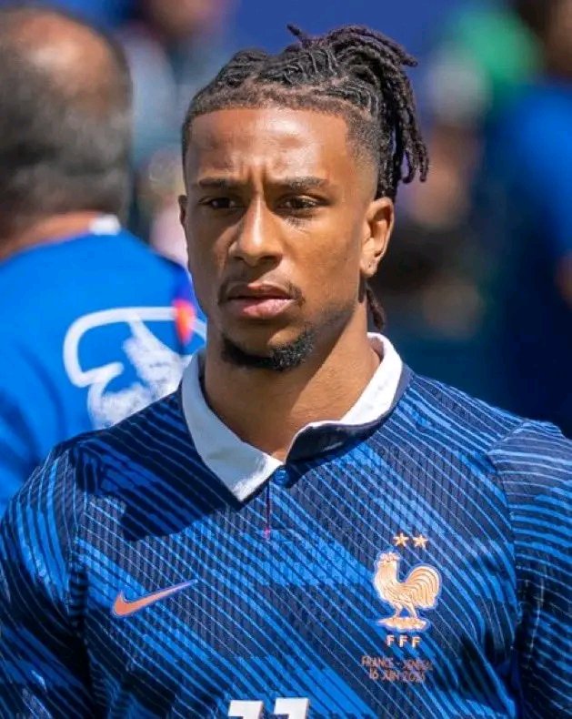 yusufabdul74941's tweet photo. Genuine question: What does Lamine Yamal have over Michael Olise? 🤔

The answer is : Fabrizio Romano 😭😂😭 https://t.co/TuKsffI0ur
