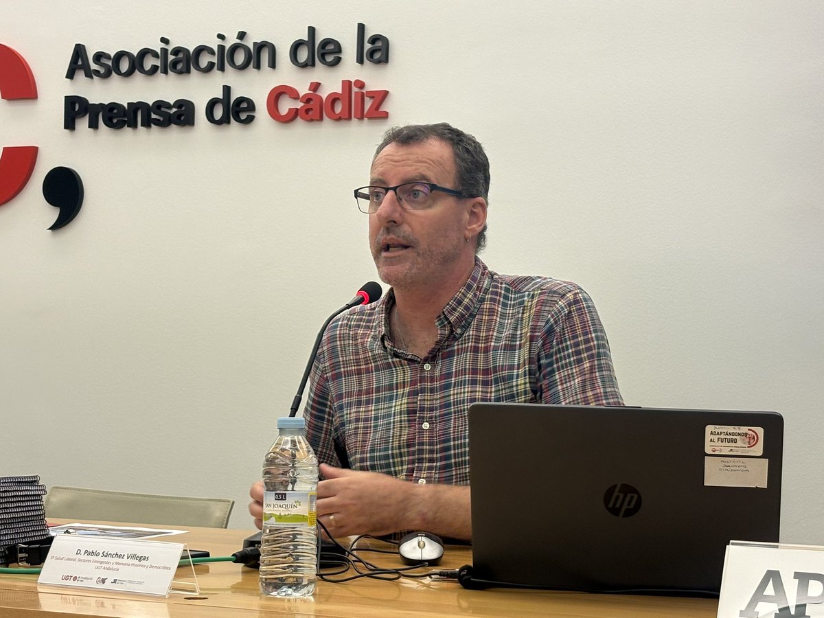 UGTCadiz's tweet photo. 🔴@PabloSVillegas @UGT_Andalucia aborda de lleno la repercusión de la #IA en el trabajo y la sociedad en Jornada #DipuInnovaPlus2026 en @APCadiz.

🗣️"La IA no es neutral por el uso que se pueda hacer de ella y por quién la promueva" como pasa con cualquier tecnología, asegura. https://t.co/Q1JxafzA3y