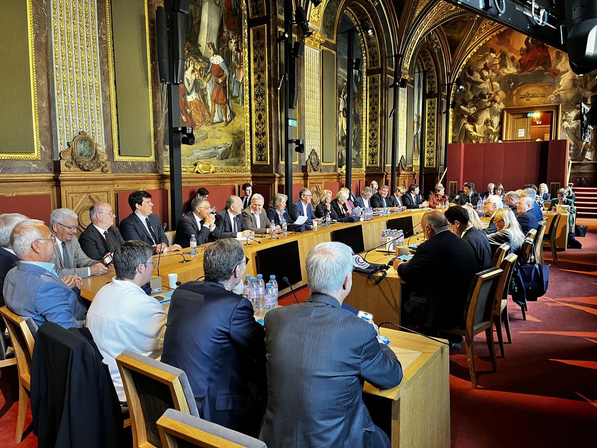 UC_Senat's tweet photo. Hervé Marseille, sénateur des Hauts-de-Seine, est réélu président du groupe Union Centriste au Sénat ! https://t.co/eabaAMuvFU