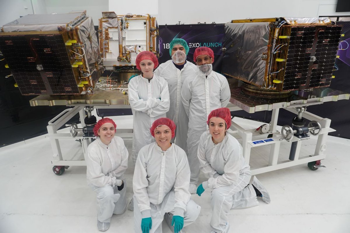 Exolaunch's tweet photo. 𝗧𝗿𝗮𝗻𝘀𝗽𝗼𝗿𝘁𝗲𝗿-𝟭𝟴 𝗶𝘀 𝘀𝗲𝘁 𝘁𝗼 𝗺𝗮𝗿𝗸 𝗼𝘂𝗿 𝟱𝟬𝘁𝗵 𝗺𝗶𝘀𝘀𝗶𝗼𝗻!

From our very first mission to the 50th, the scale has changed, but the spirit has not. The same customer-centric approach and drive to deliver for our customers. 

📸 : Exolaunch, SpaceX https://t.co/cR2MtVaYcz