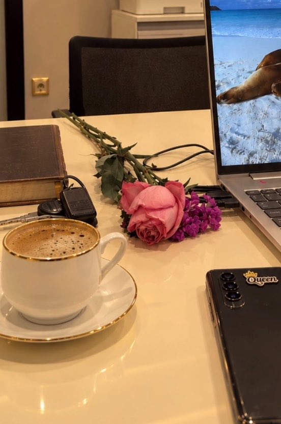 dorraezz2000's tweet photo. قهوة المساء عشان نعرف نكمل شغل 😍🥰
#مساء_الخير https://t.co/LiJWny3DYM