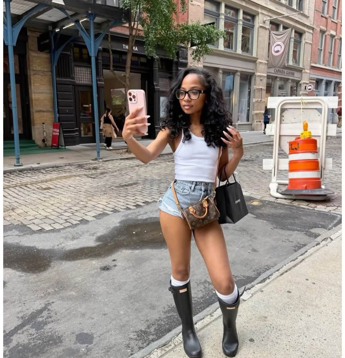 favscorpioooo's tweet photo. Your sign to get your Hunter girl boots 😍 https://t.co/myxFdUDjyu