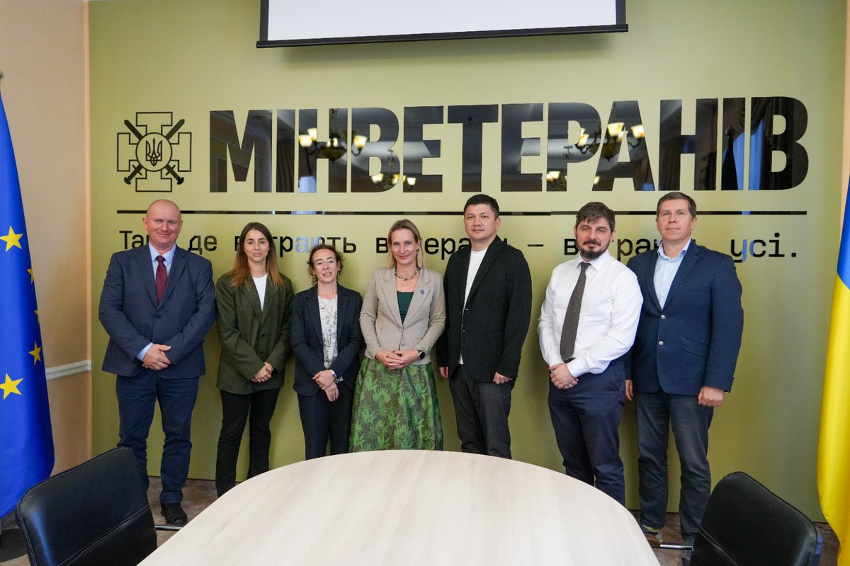 EUAM_Ukraine's tweet photo. @Ctaylor_EUAM, EUAM Head of Mission, &amp; Igor Kusan, EUAM Veterans Support Unit Head, met Vitalii Kim, Minister of @mva_gov_ua, alongside @EUDelegationUA.
They discussed European experience, incl lessons from Croatia, on veterans' reintegration &amp; transition to civilian life https://t.co/hEkOh7FdQY